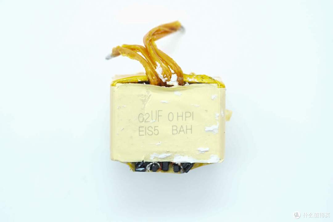 拆解报告:LG 65W USB-C氮化镓快充充电器LP65WFC20P-NJ
