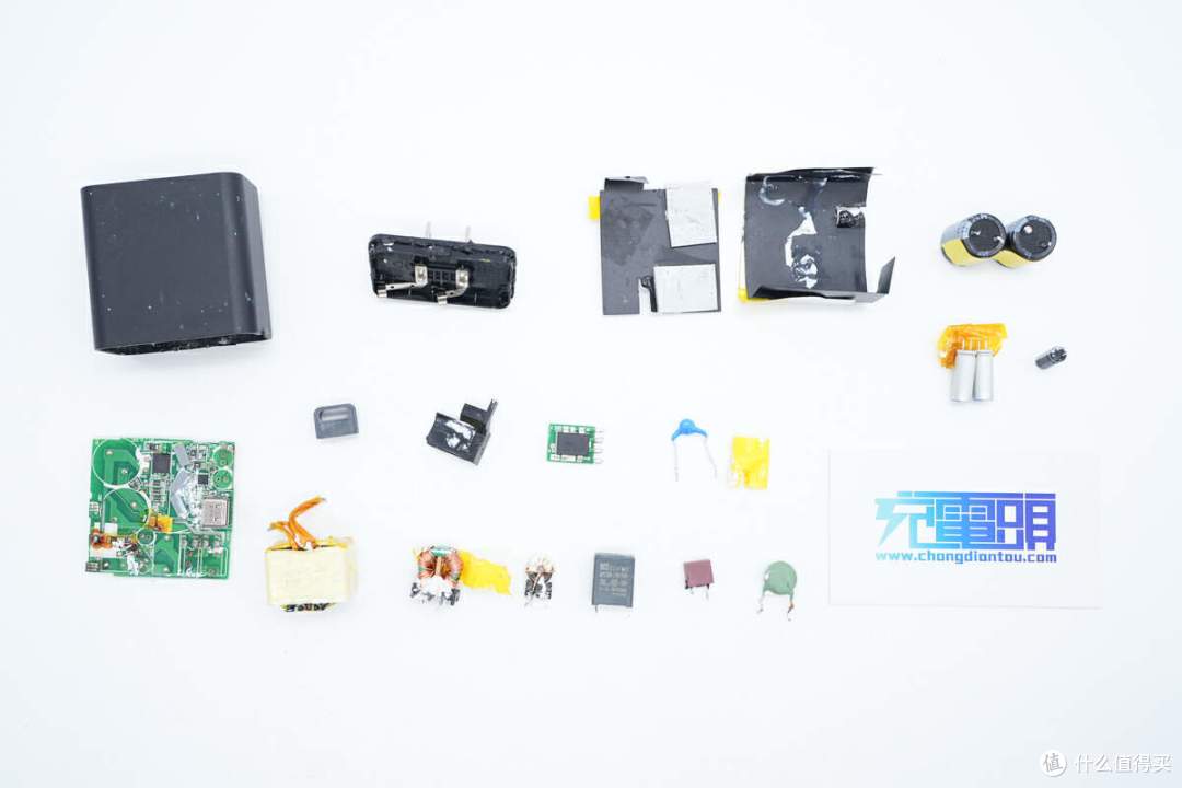 拆解报告:LG 65W USB-C氮化镓快充充电器LP65WFC20P-NJ