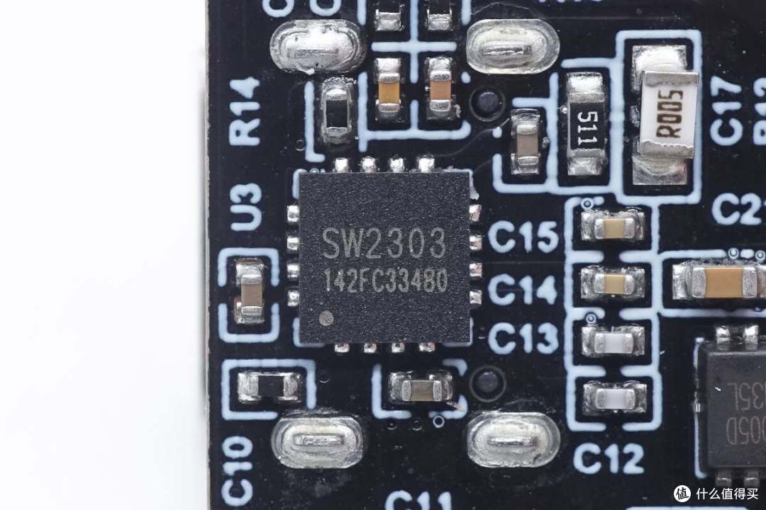 拆解报告：CHIC&TECHIE奇克来福30W旋转充电器C030