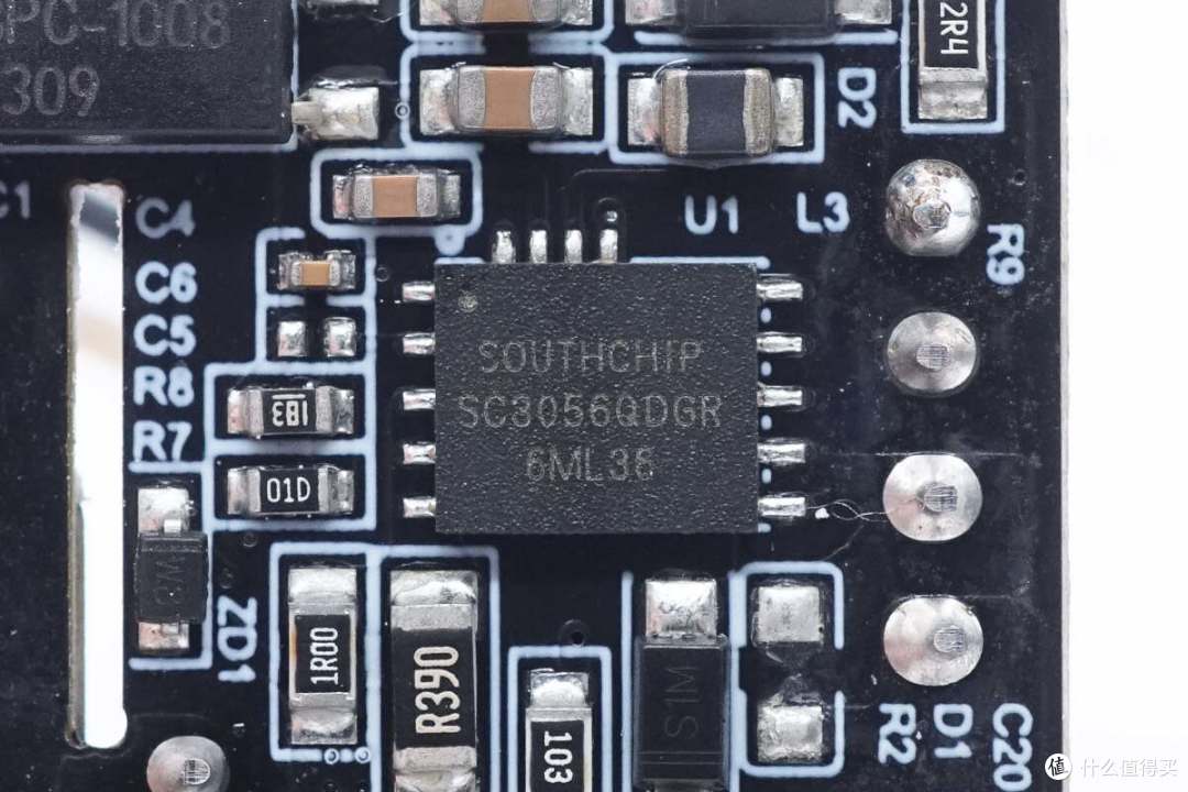 拆解报告：CHIC&TECHIE奇克来福30W旋转充电器C030