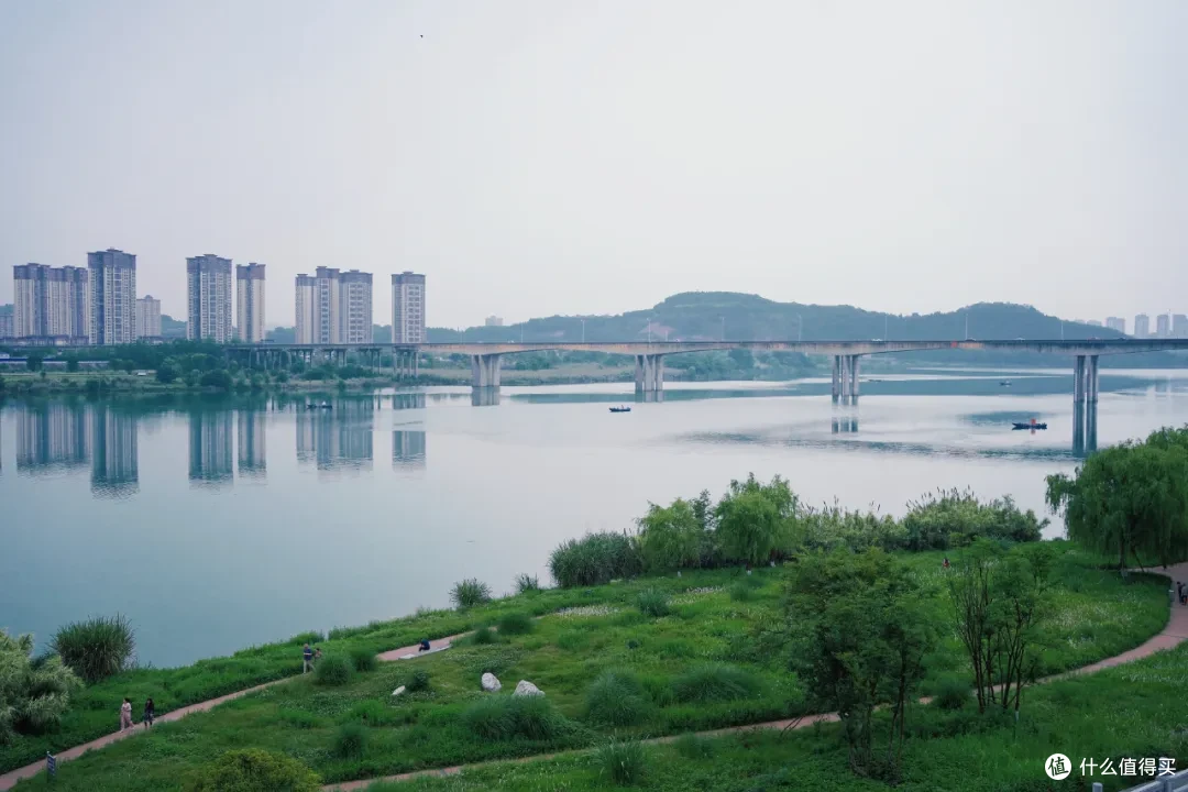 200住套房!美食美景自成一派!这个反向旅游小城真的香!