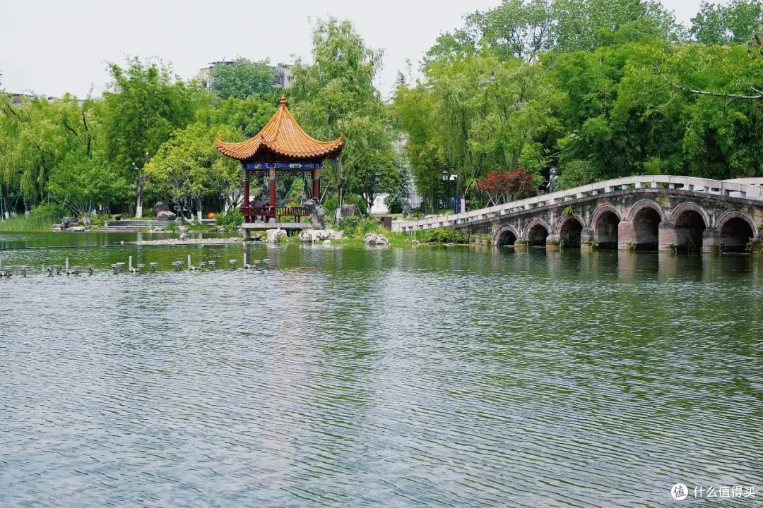 200住套房!美食美景自成一派!这个反向旅游小城真的香!