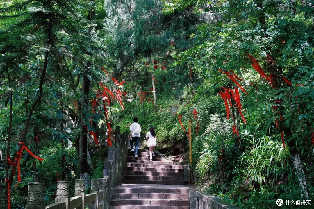 200住套房!美食美景自成一派!这个反向旅游小城真的香!