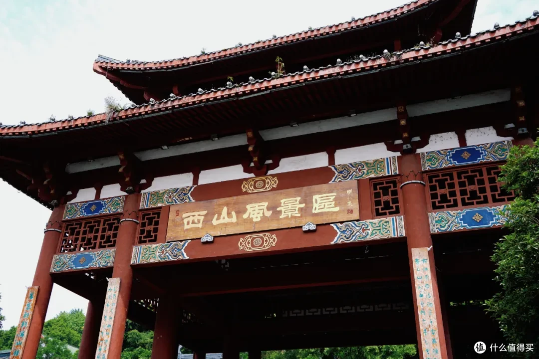 200住套房!美食美景自成一派!这个反向旅游小城真的香!