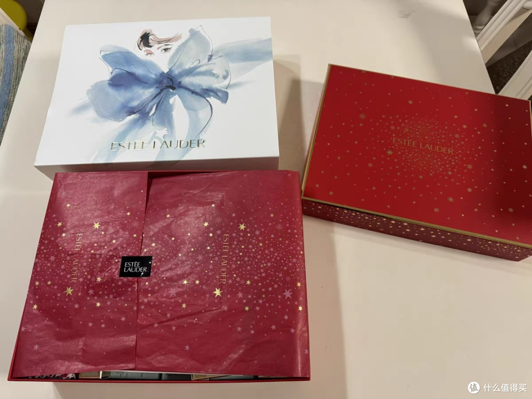 雅诗兰黛护肤套装：小棕瓶精华、樱花水与胶原霜的完美组合