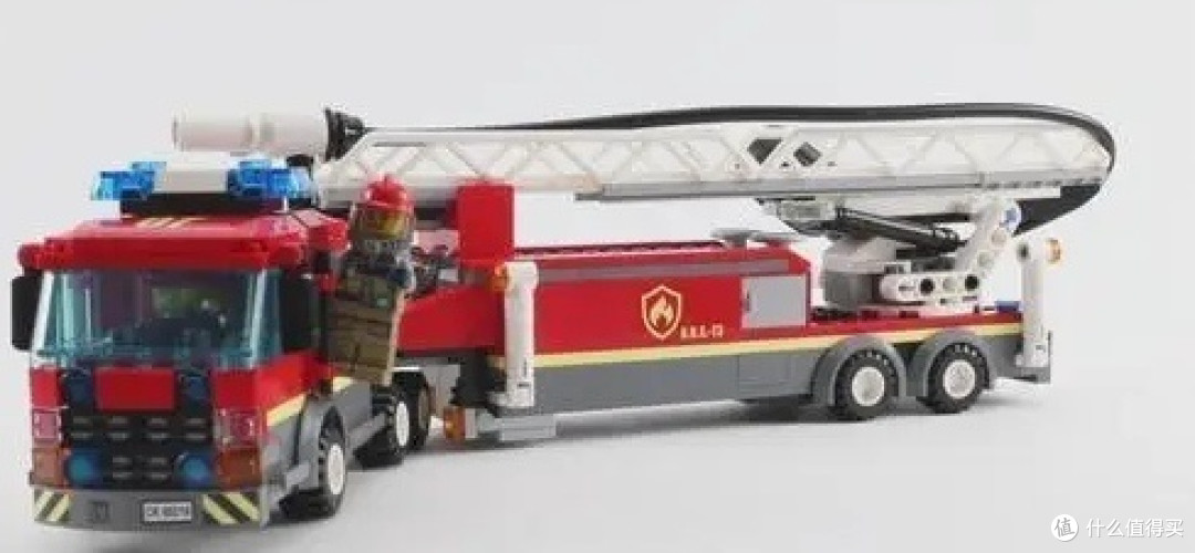 乐高城市消防员大显身手！