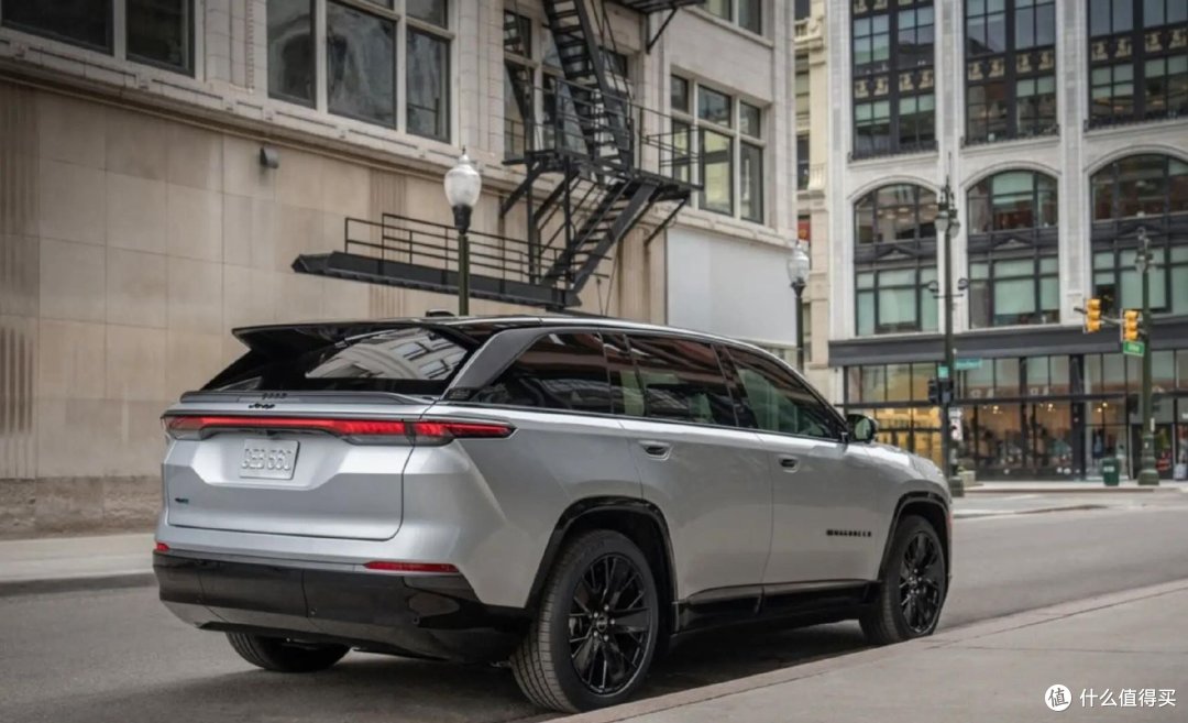 约合52万元人民币起,Jeep Wagoneer S电动SUV海外发布。最早明年引入国内市场