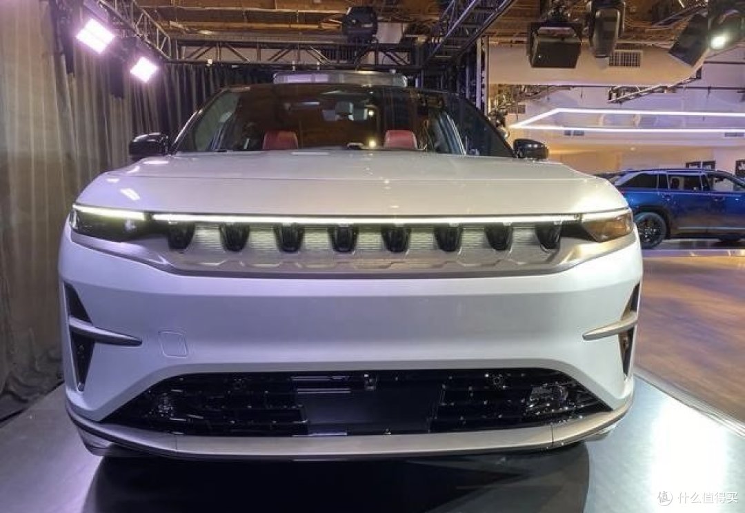 约合52万元人民币起,Jeep Wagoneer S电动SUV海外发布。最早明年引入国内市场