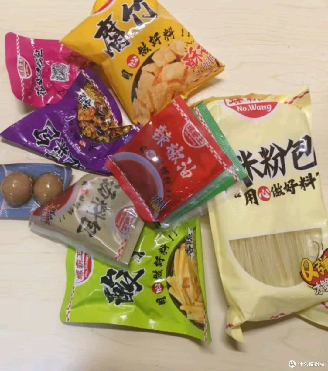 螺霸王螺蛳粉：一袋广西柳州的地道风味