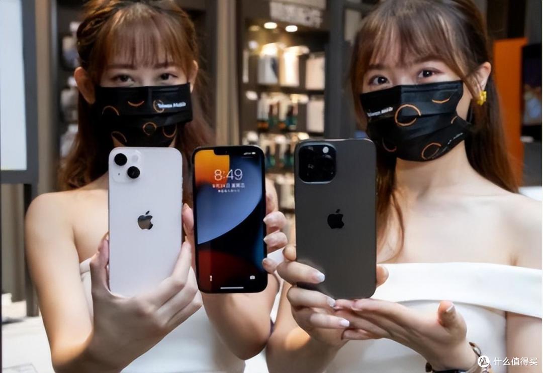 iPhone15史上最低价,华为有苦难言,消费者乐开了花