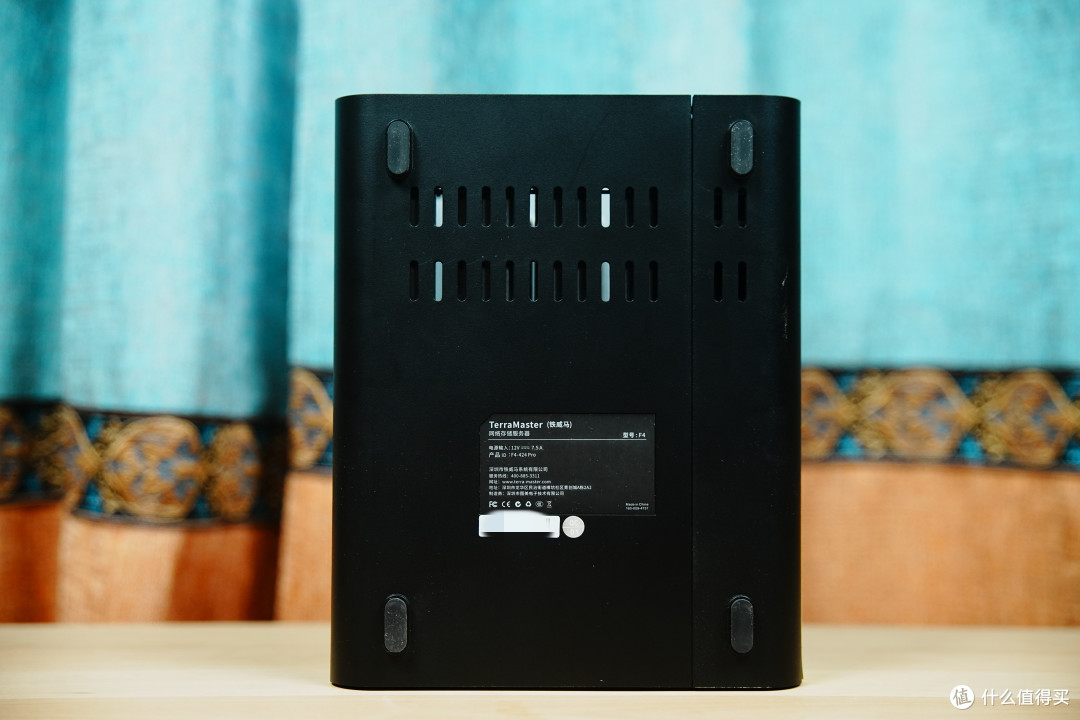 全新TOS6系统加持,重磅升级后的旗舰级NAS 铁威马F4-424 Pro,集安全、好用于一身