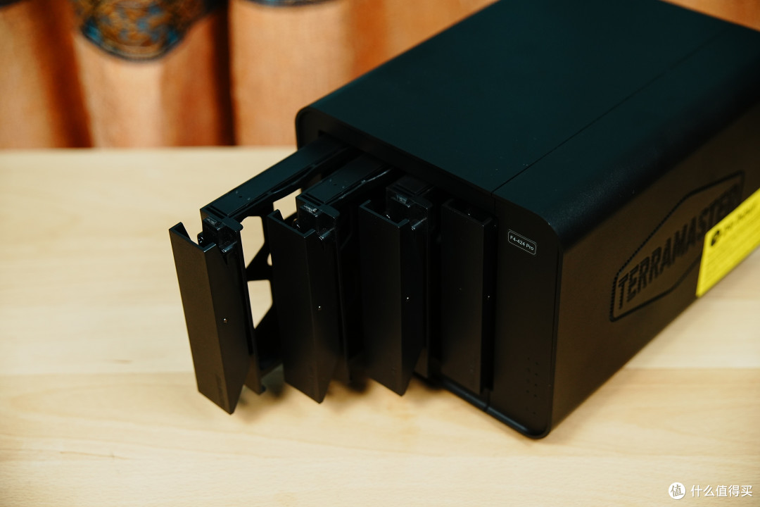 全新TOS6系统加持,重磅升级后的旗舰级NAS 铁威马F4-424 Pro,集安全、好用于一身