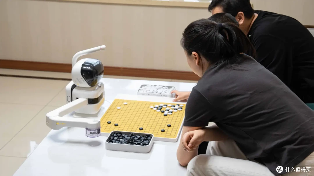 智能围棋手上线丨与元萝卜AI围棋机器人对弈的新体验