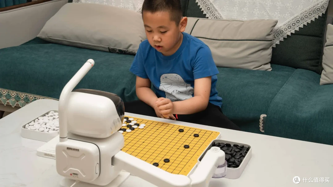智能围棋手上线丨与元萝卜AI围棋机器人对弈的新体验