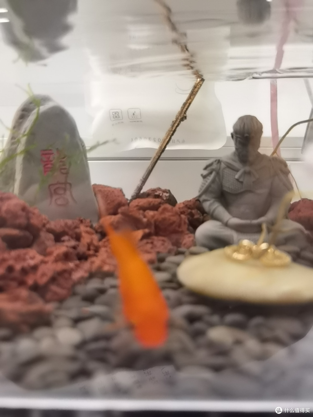 办公桌的斗战胜佛
