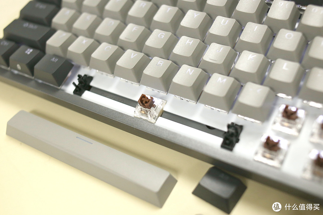 办公室里大家都在卷，键盘真的不需要太静音！——杜伽K310助力卷王！