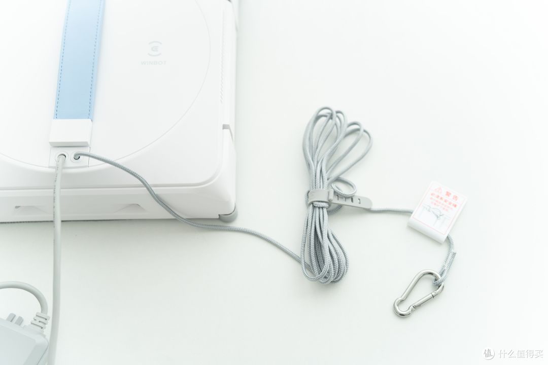 窗户明亮的秘密:实测对比科沃斯W1S和火鲸H6 Pro,哪款才是更值得入手的千元擦窗机器人?