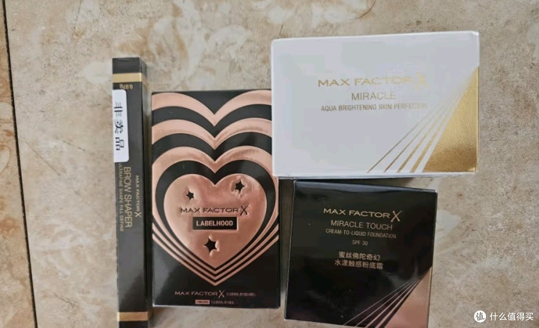 快乐变美搭子之蜜丝佛陀(MAXFACTOR)蕾虎联名粉饼定妆遮瑕1号白瓷色10g