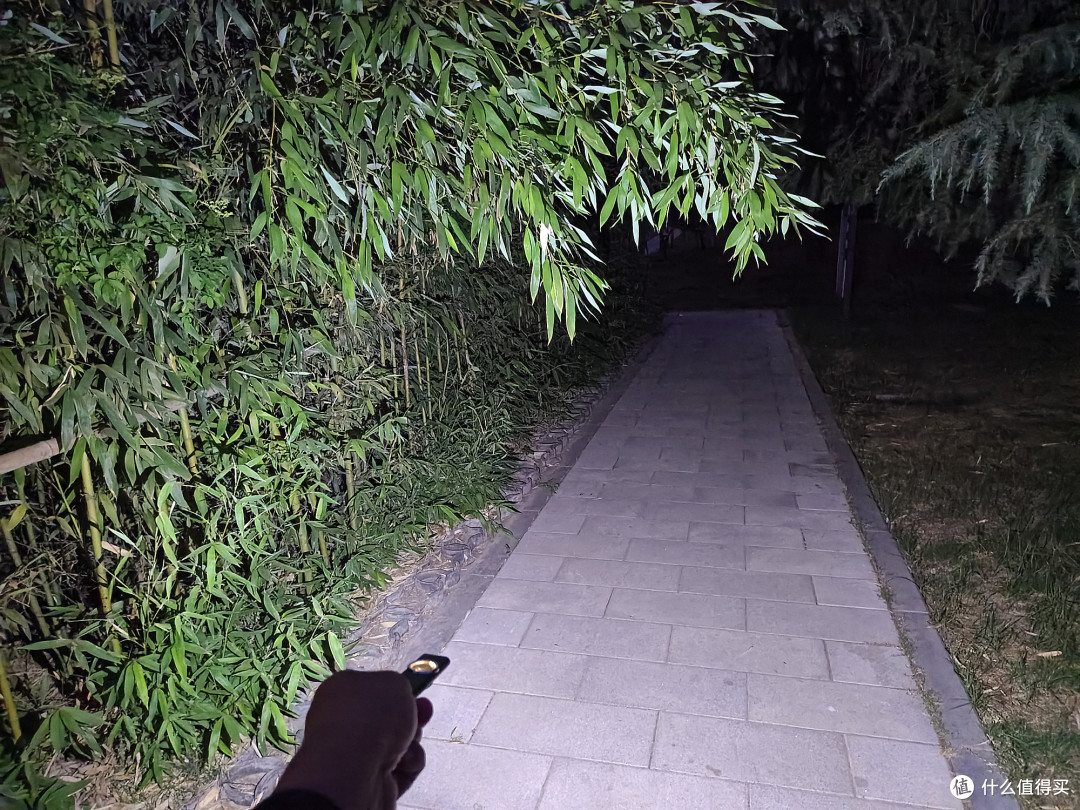 我愿称之为“片儿筒”!KLARUS凯瑞兹E5 EDC手电体验