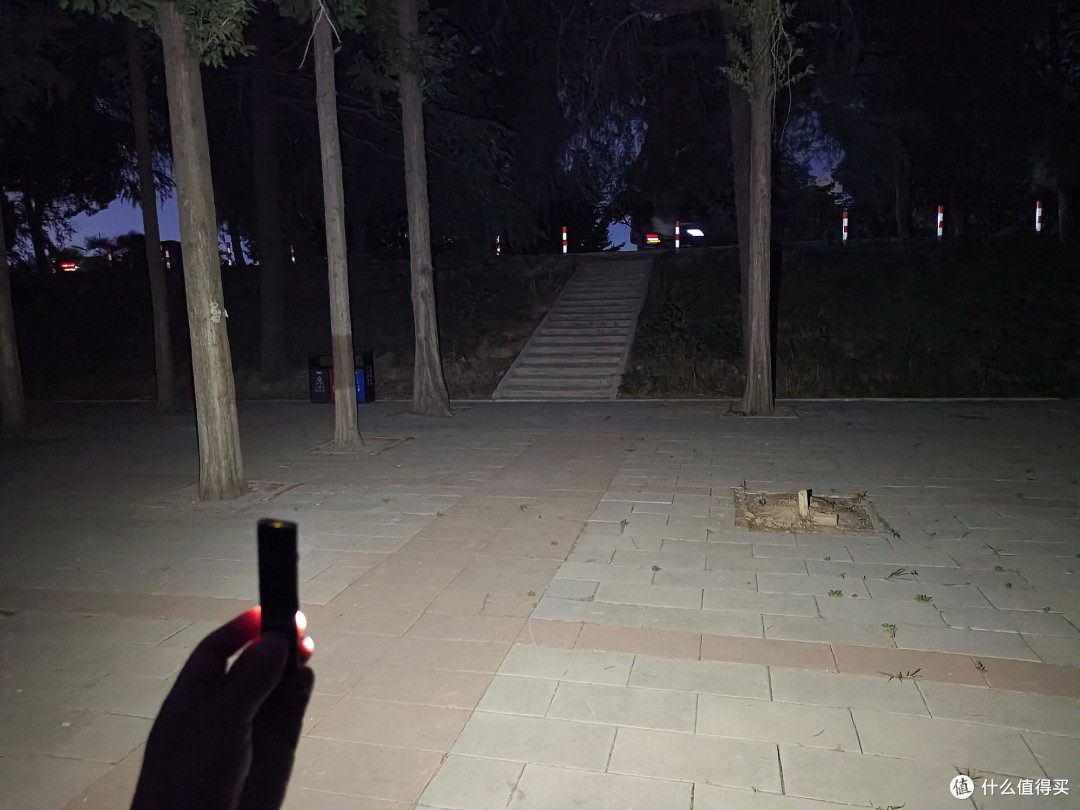 我愿称之为“片儿筒”!KLARUS凯瑞兹E5 EDC手电体验
