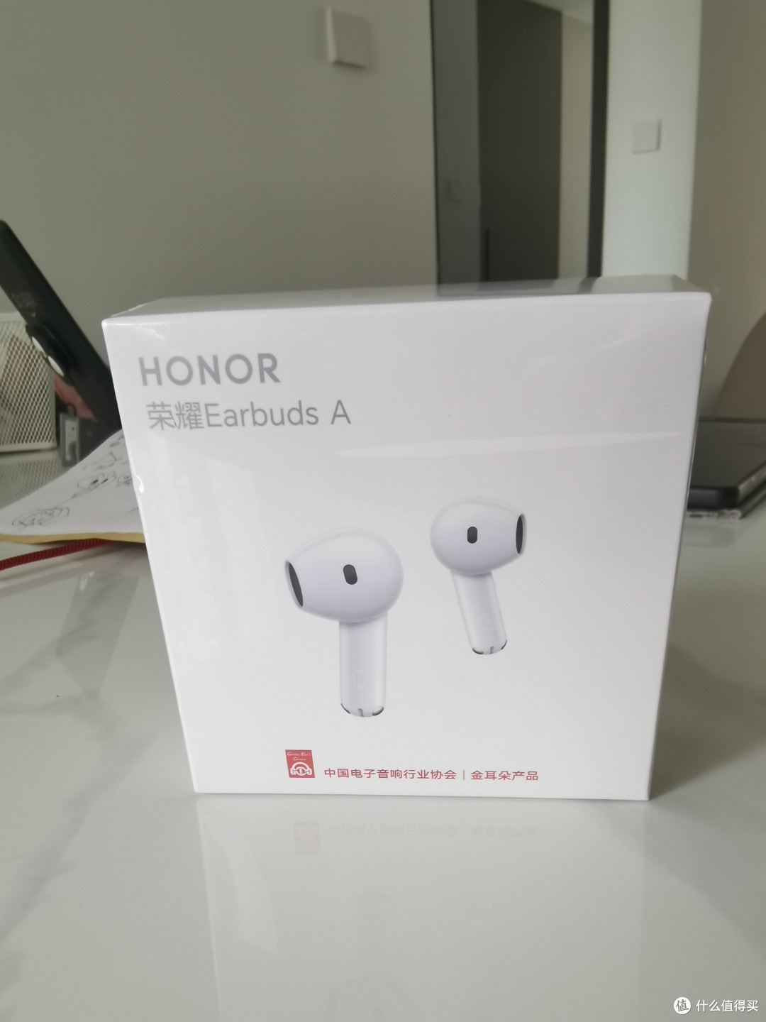 荣耀Earbuds A":年轻人的时尚新宠!