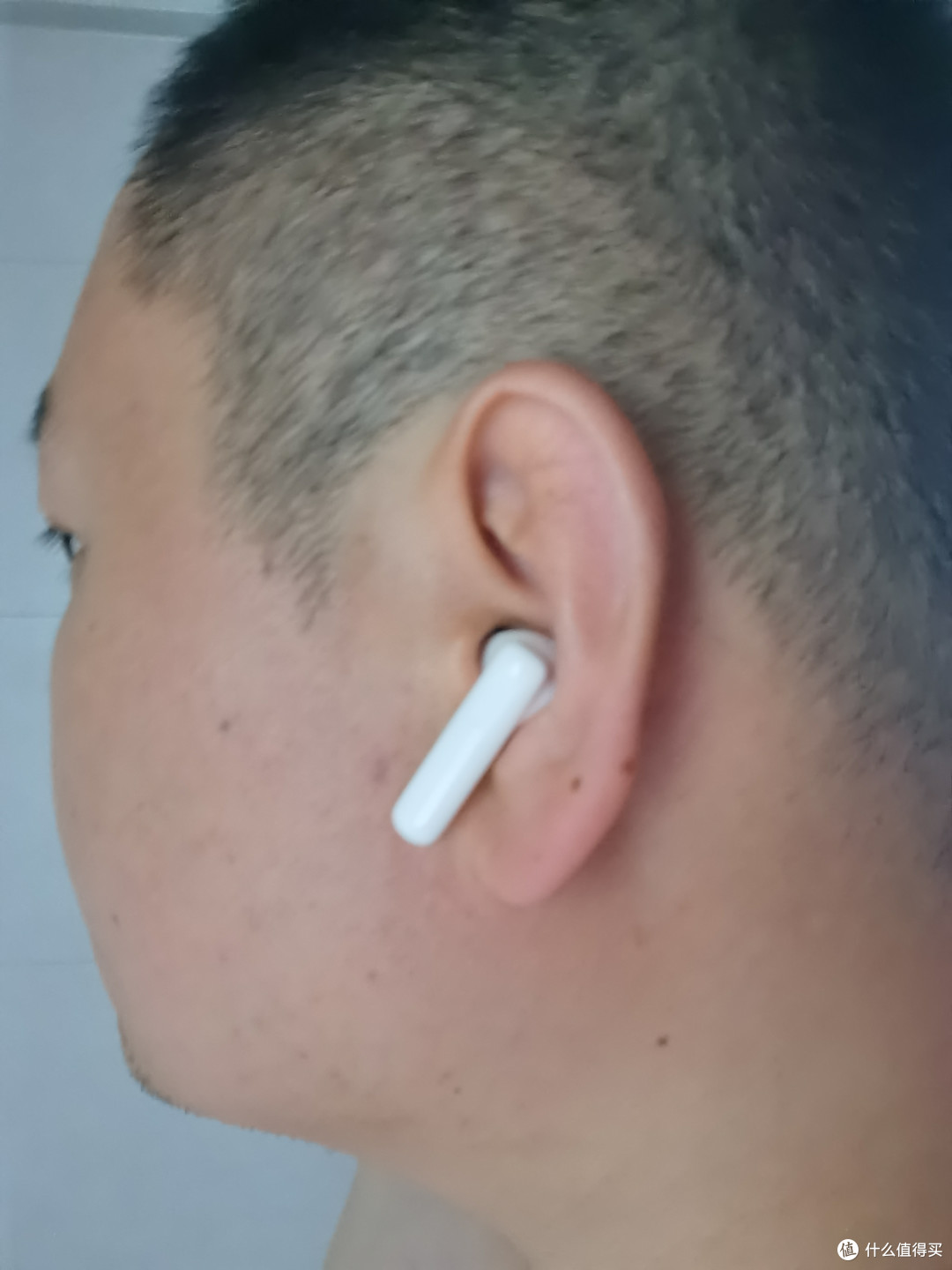 荣耀Earbuds A":年轻人的时尚新宠!