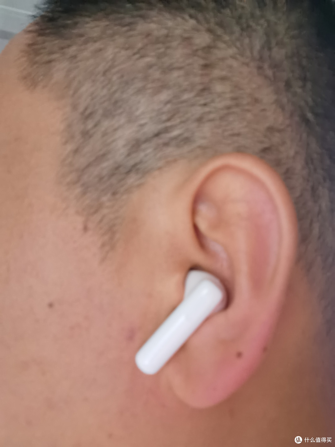 荣耀Earbuds A":年轻人的时尚新宠!