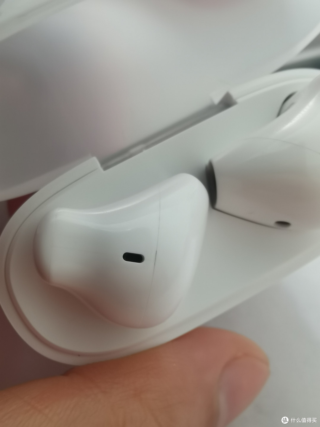 荣耀Earbuds A":年轻人的时尚新宠!