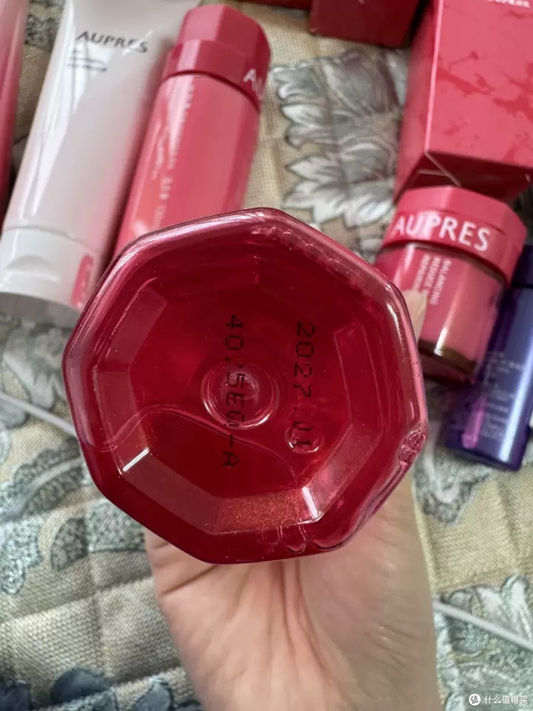 欧珀莱均衡保湿柔肤乳霜:补水保湿护肤,自然滋润