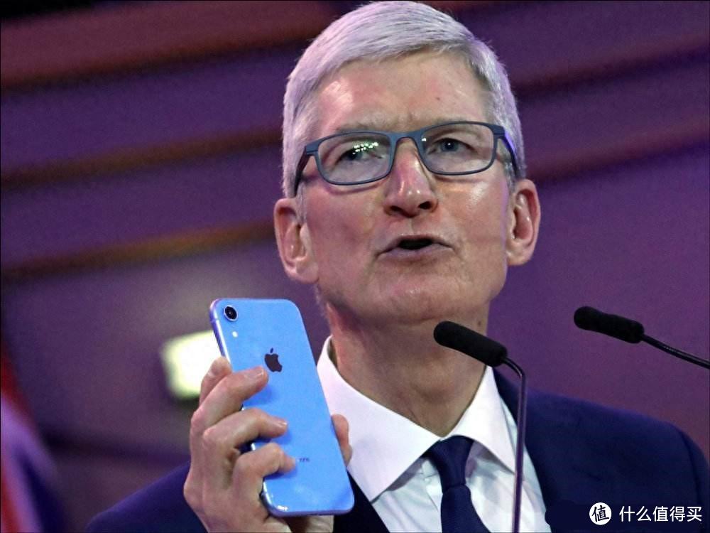 被华为逼到墙角，库克激进一回，iPhone16全球最窄边框