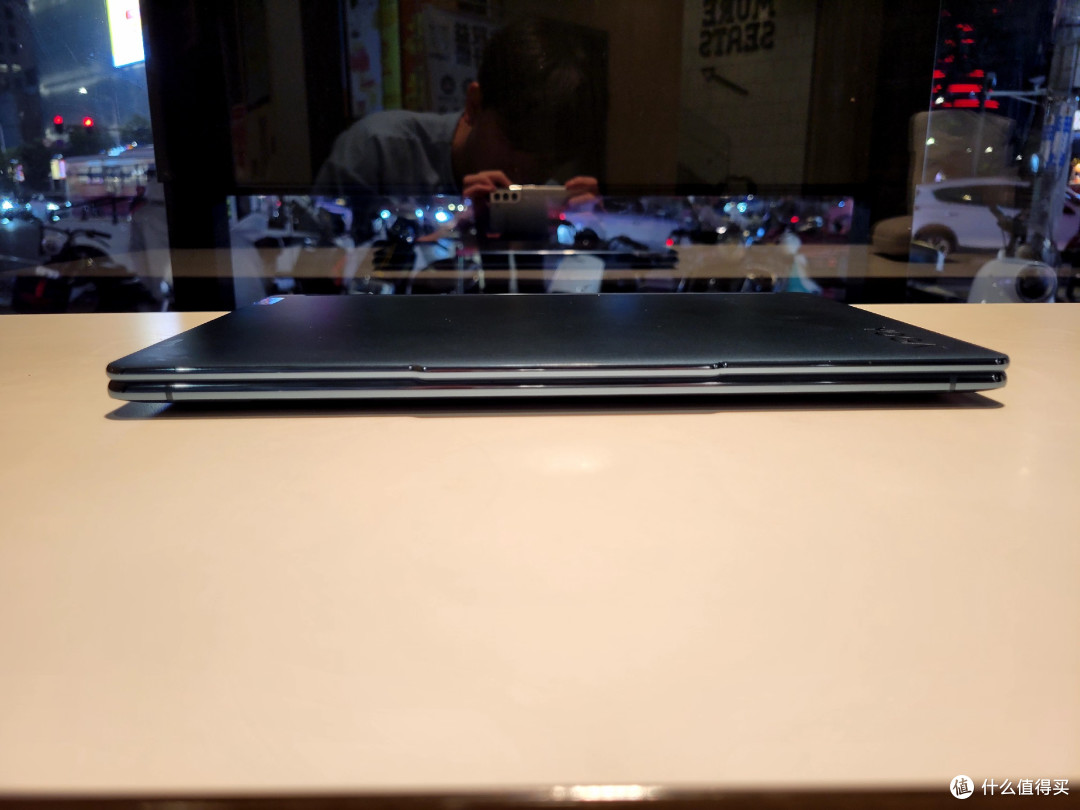YOGA Book 9i 元启版 体验报告——多一面的YO等生