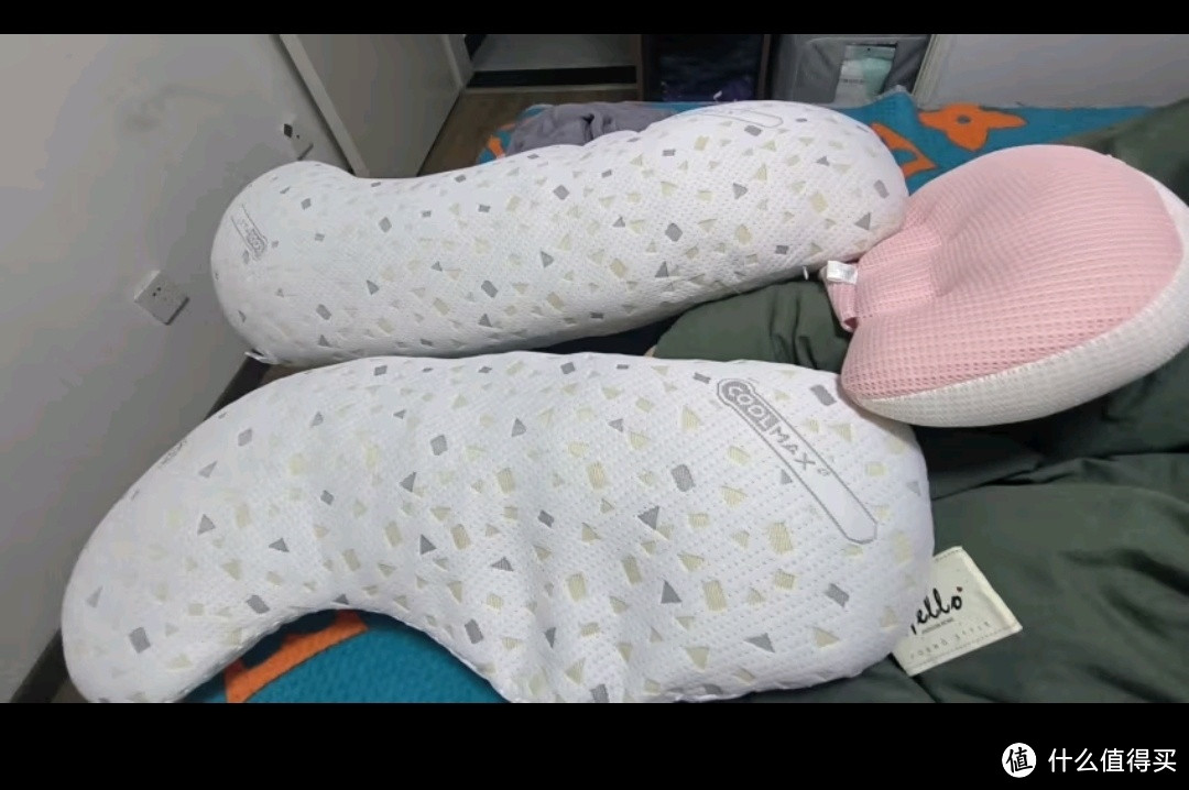 COTOONS孕妇枕头护腰侧卧睡抱枕是一款专为孕妇设计的睡眠用品