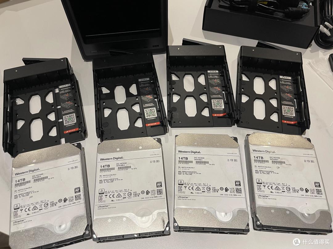 硬盘咸鱼上淘了4张14T的西数HC530,平均通电市场13000+小时，搭RAID5