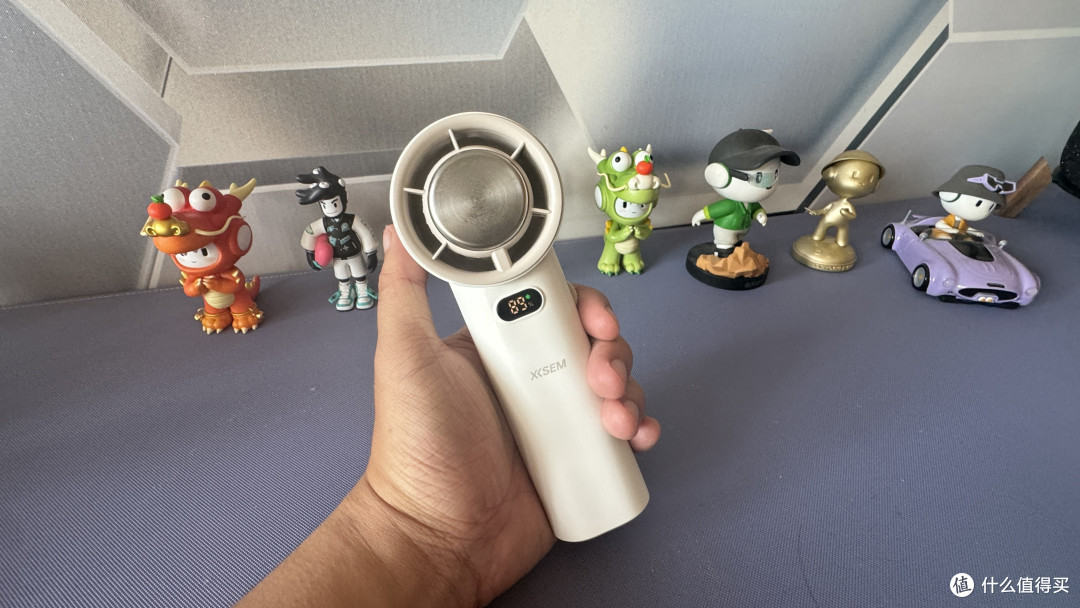 炎炎夏日,西圣Wind手持小风扇吹出凉爽的风