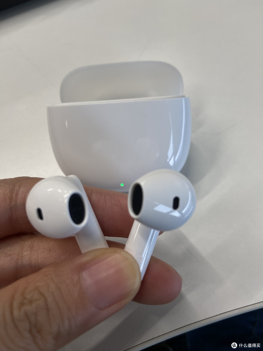 被称为“金耳朵”的一款蓝牙耳机----荣耀Earbuds A蓝牙耳机
