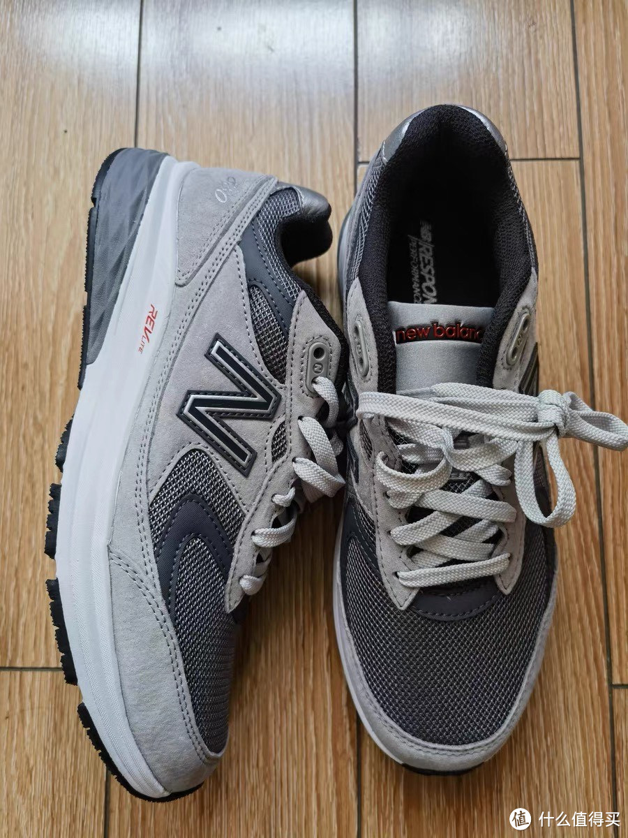 New Balance MW880CF3慢跑鞋：轻盈透气，科技引领舒适体验