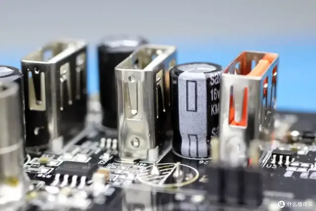 内置48颗东磁18650电芯,奥睿科449wh户外电源拆解