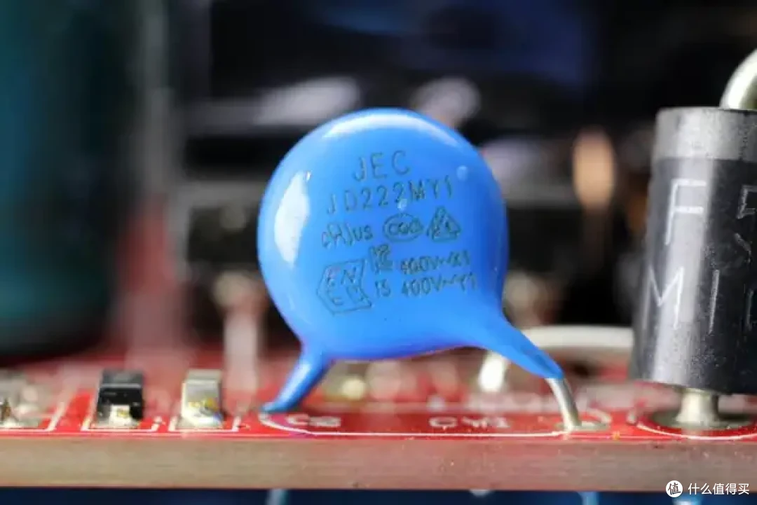 内置48颗东磁18650电芯,奥睿科449wh户外电源拆解