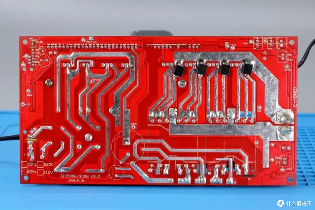 内置48颗东磁18650电芯,奥睿科449wh户外电源拆解