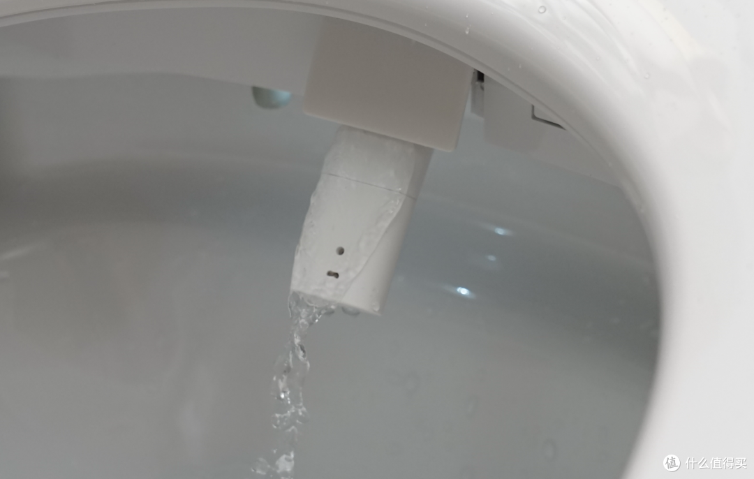 为什么我需要一款4千元的马桶!一步到位的大白雷霆S2除臭抗菌智能马桶