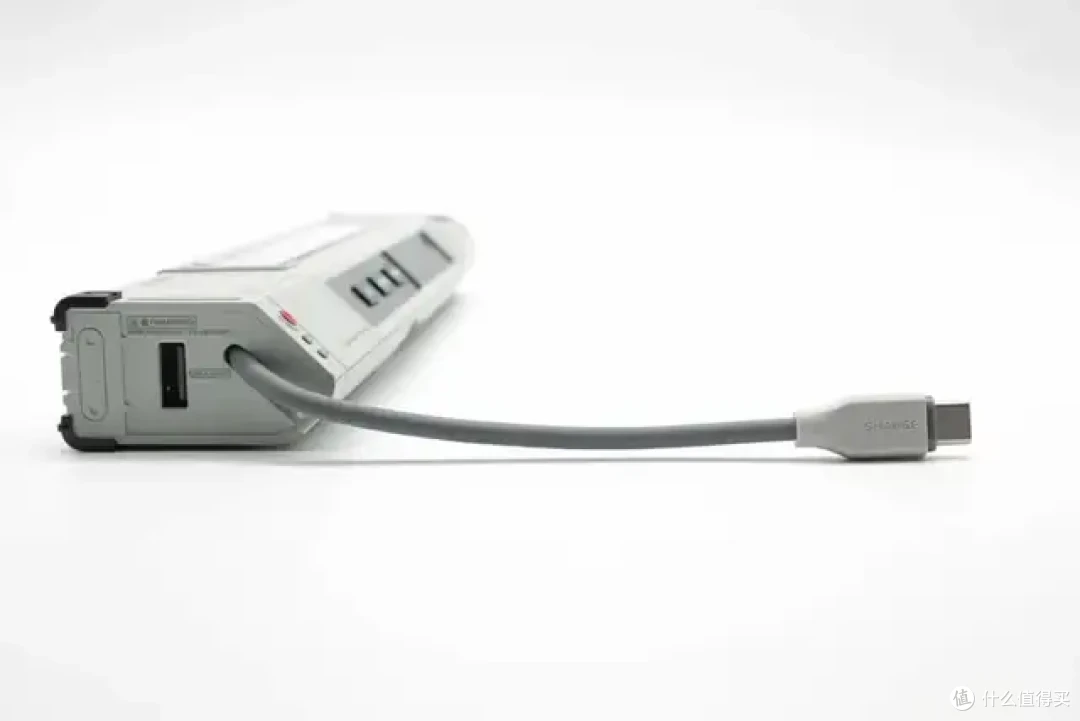 内置4节力神18650电芯,闪极10000mAh 互联网主机秘钥移动电源拆解