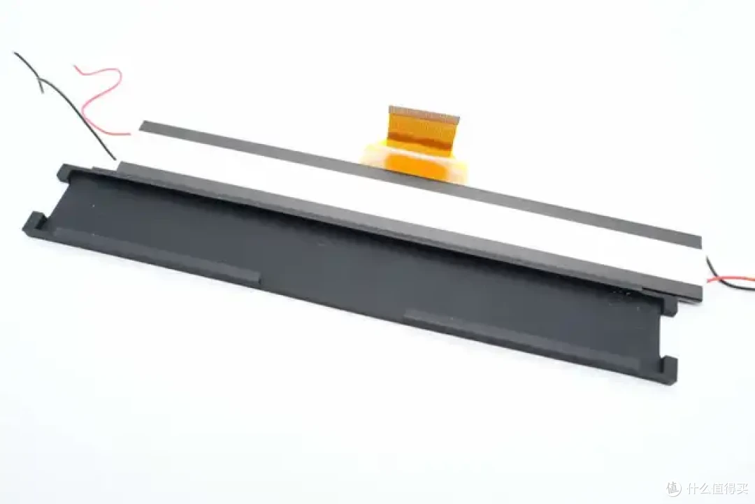 内置4节力神18650电芯,闪极10000mAh 互联网主机秘钥移动电源拆解
