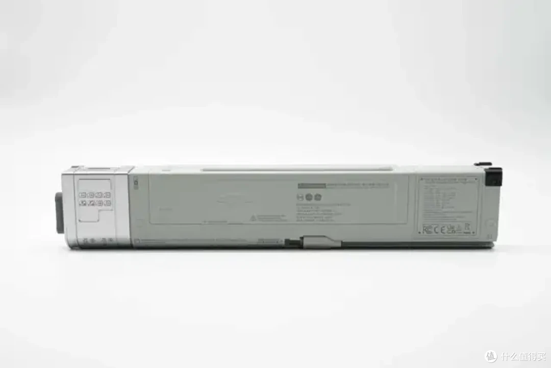 内置4节力神18650电芯,闪极10000mAh 互联网主机秘钥移动电源拆解