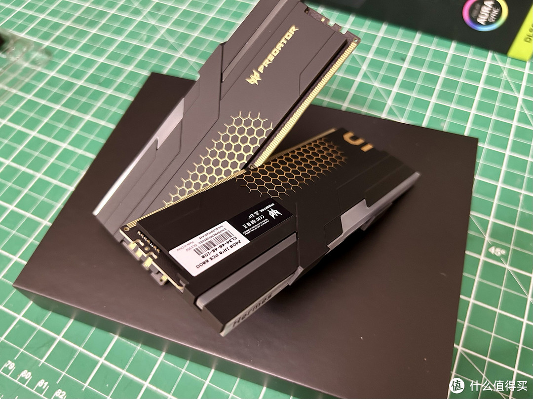 宏碁掠夺者冰刃DDR5 6800 24Gx2套C34内存条：性能与美学的完美融合