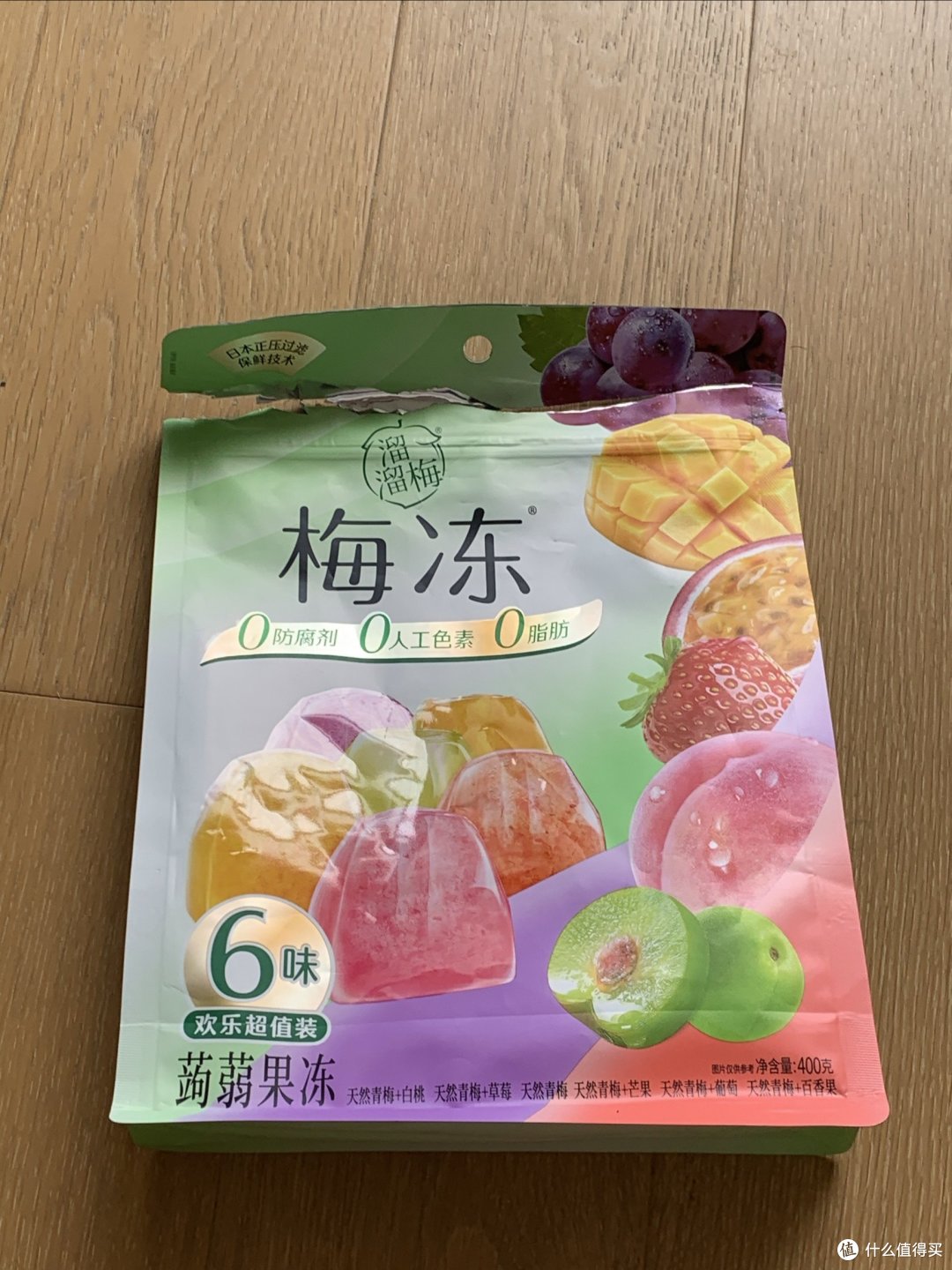 溜溜梅6味果冻，热量低，味道好，没事儿吃两颗。