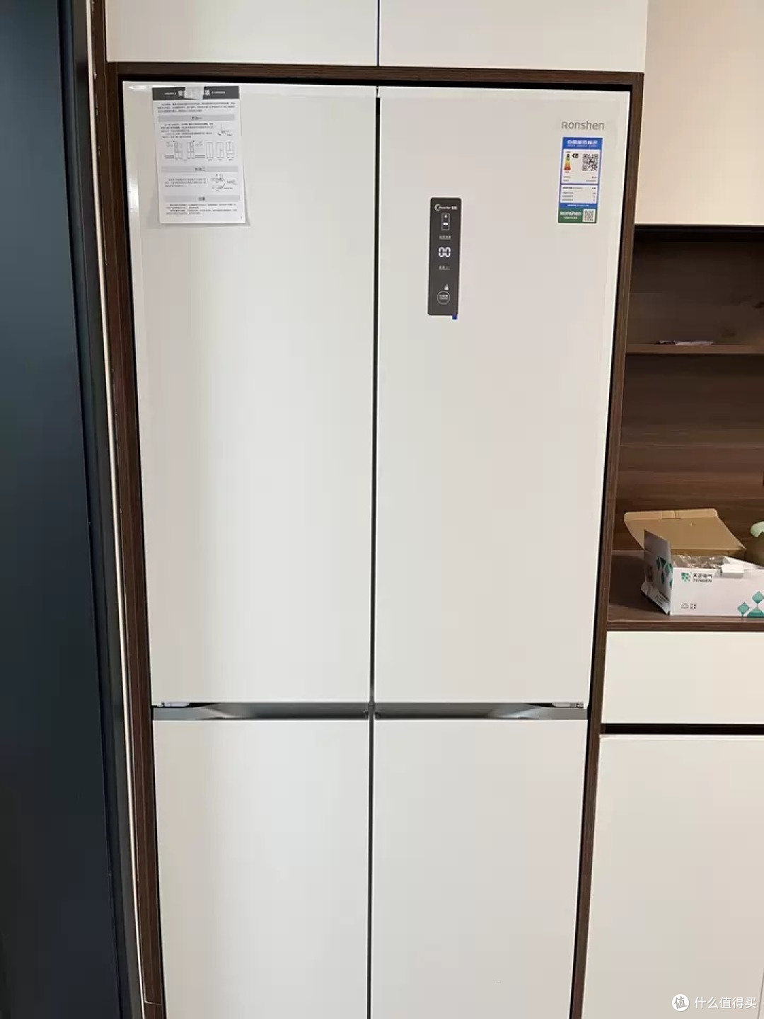 容声503L蓝光养鲜平嵌十字对开门超薄零嵌入式一级风冷家用电冰箱，作为现代家庭厨房的理想之选