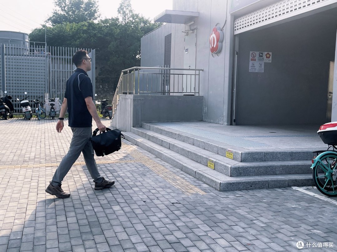 200元迪桑特polo衫，透气排汗很好穿
