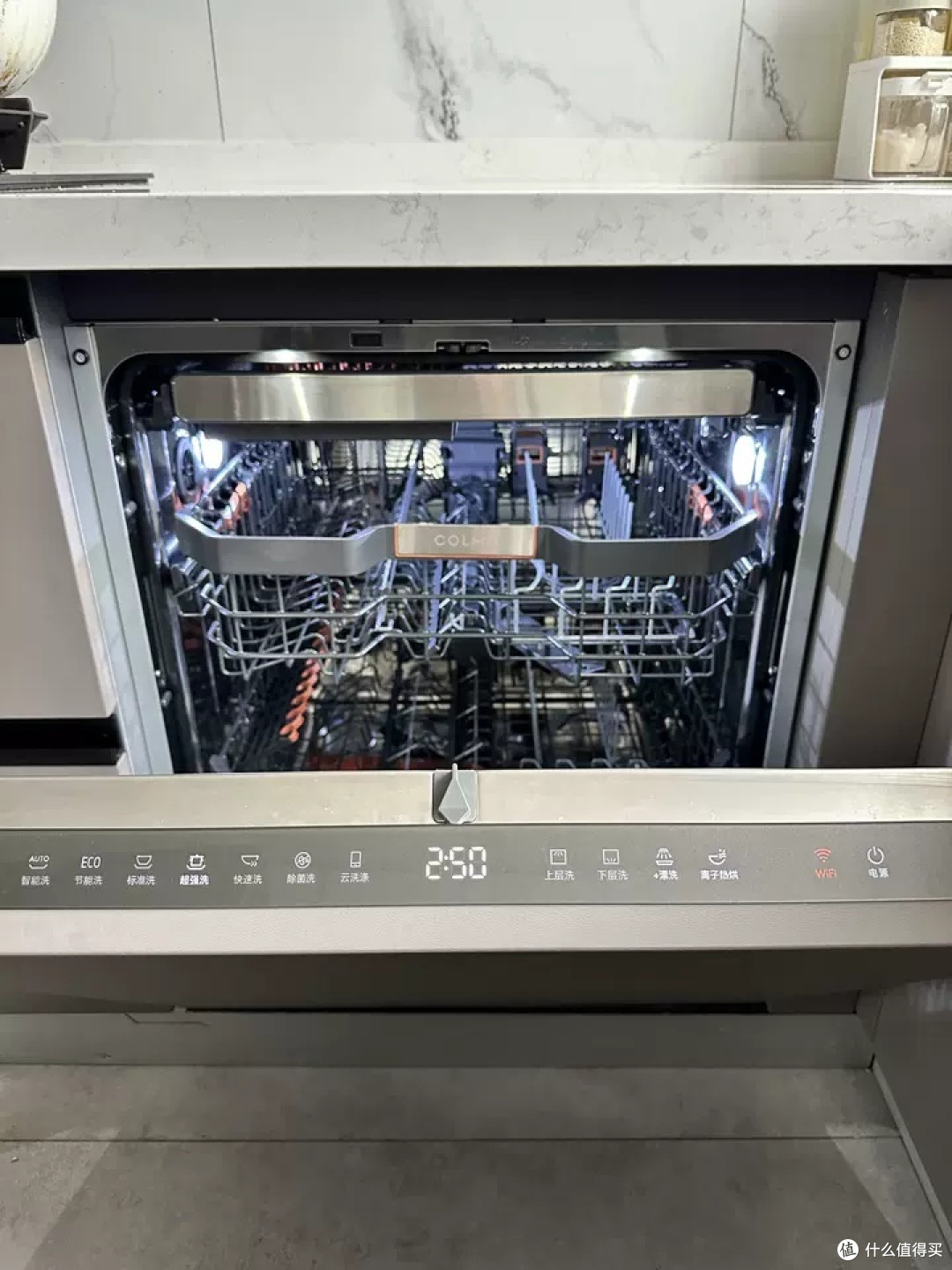厨房新宠,一键解决餐具清洁与消毒难题
