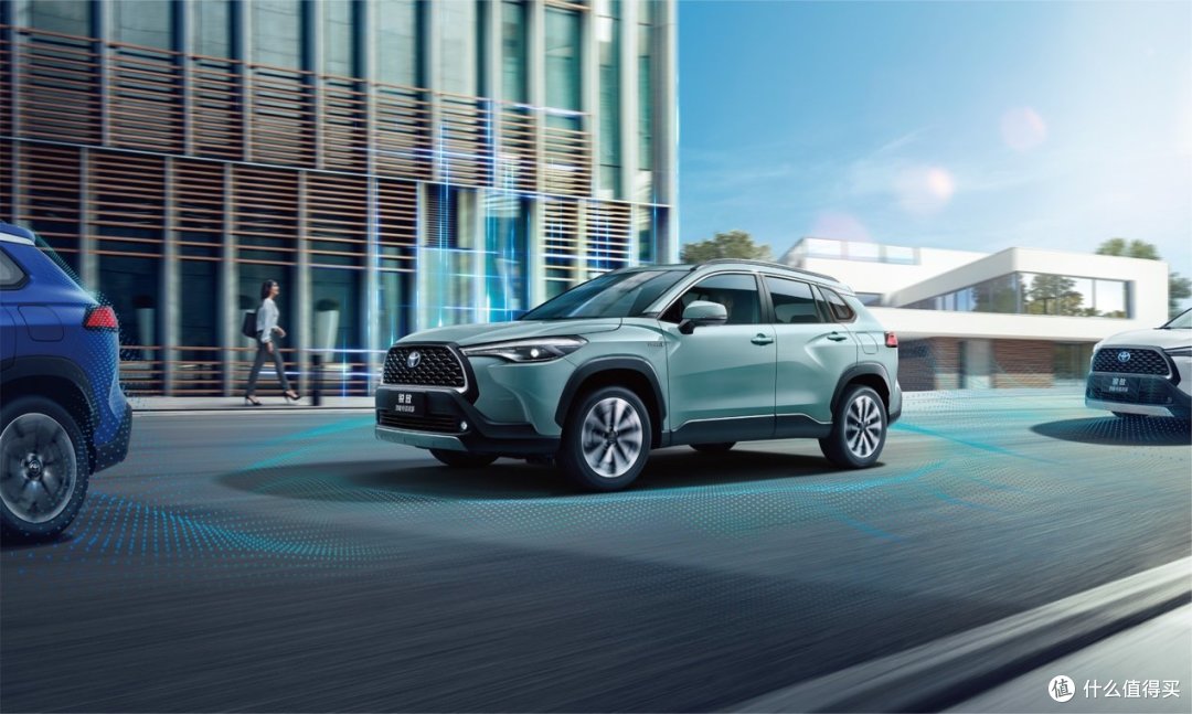 新款卡罗拉锐放焕新上市 黄金排量的10万级智驾SUV