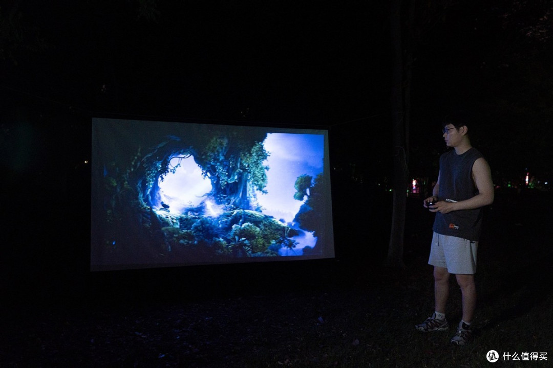 便携出行超精致！LG CineBeam Q 4K三色激光投影仪使用评测